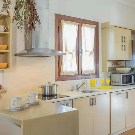 Agia Marina Sleeps 4 With Pool Air Con And Wifi Lefkáda