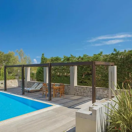 Villa Agia Marina Sleeps 4 With Pool Air Con And Wifi